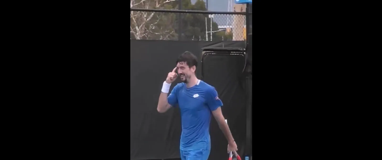 Ofner viert overwinning te vroeg en wordt uitgeschakeld op Australian Open - Circus Daily