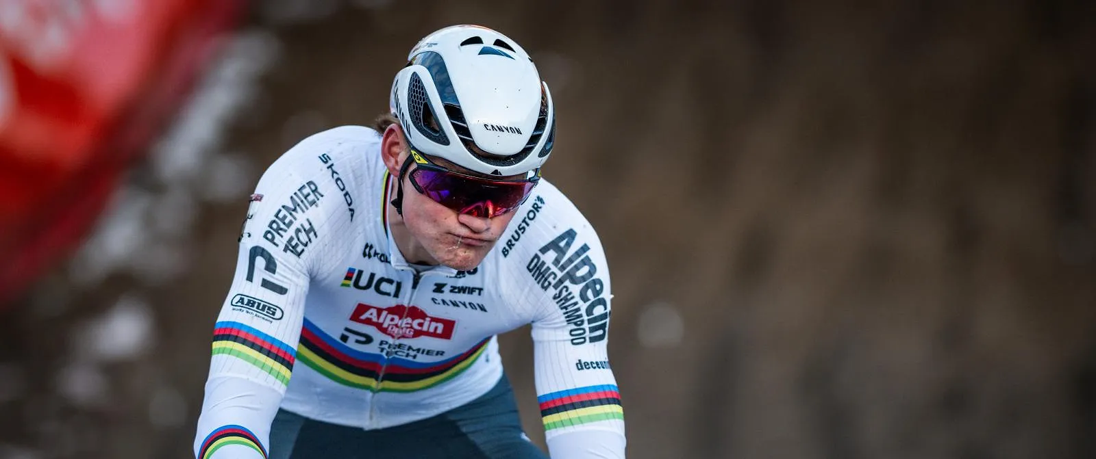 Mathieu van der Poel zal zondag uiteindelijk niet aanwezig zijn in Benidorm - Circus Daily