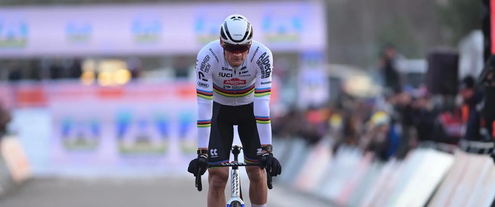 WB veldrijden Benidorm : wereldkampioen Mathieu van der Poel staat zondag toch aan de start - Belga