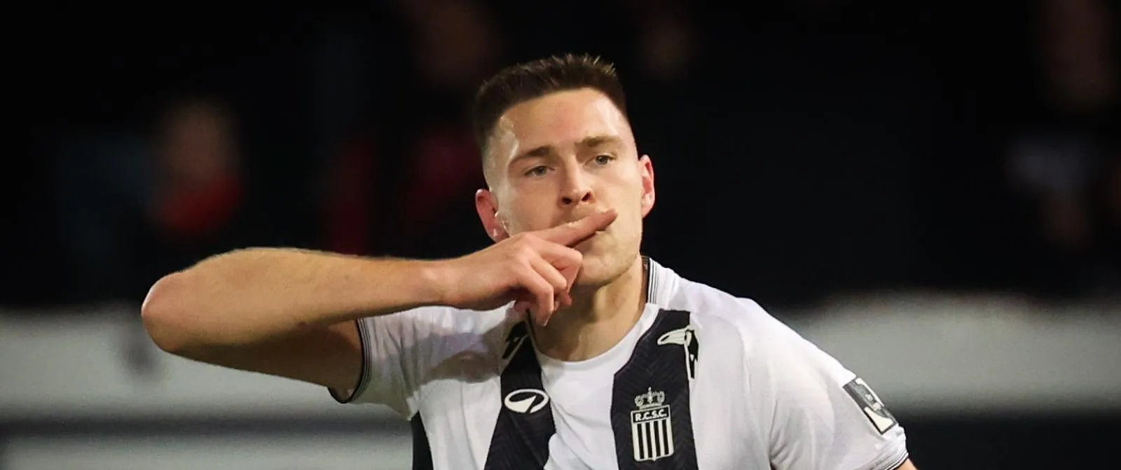 Pro League: Charleroi domineert Standard en wint de Waalse Derby (2-0) - Circus Daily