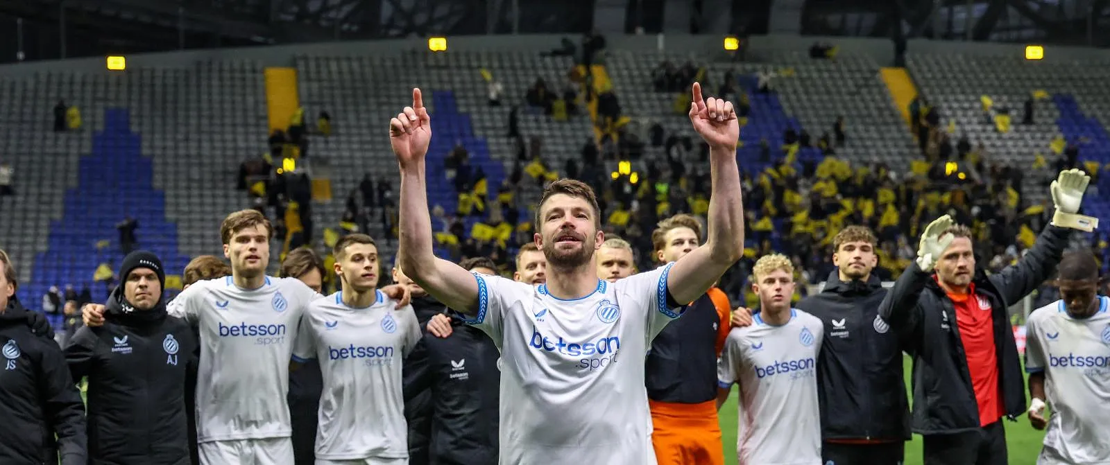 « Petje af voor mijn spelers » en « Niet alles is ineens rooskleurig »: reacties na de overwinning van Brugge - Circus Daily