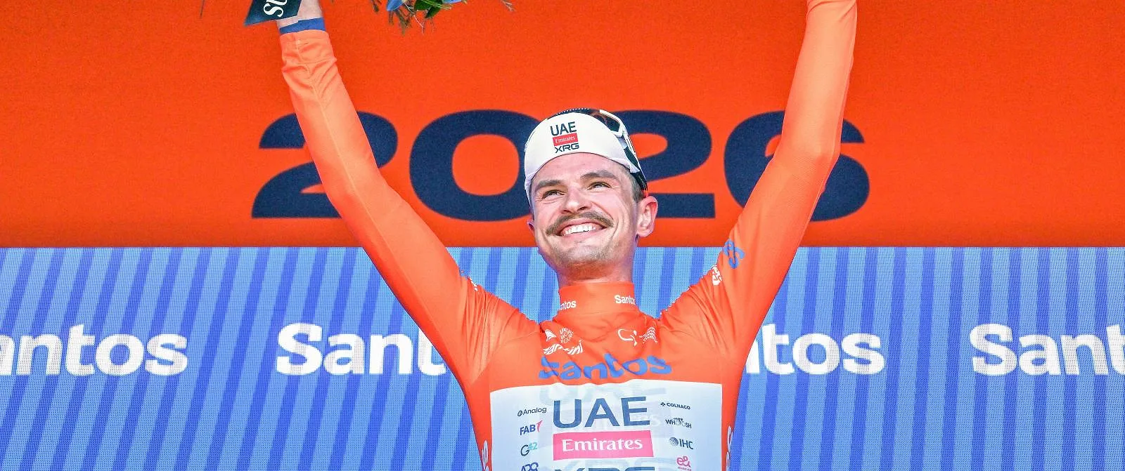 Tour Down Under: Jay Vine werkt machtsgreep van UAE af met winst in heuvelachtige rit en leiderstrui (video) - Belga