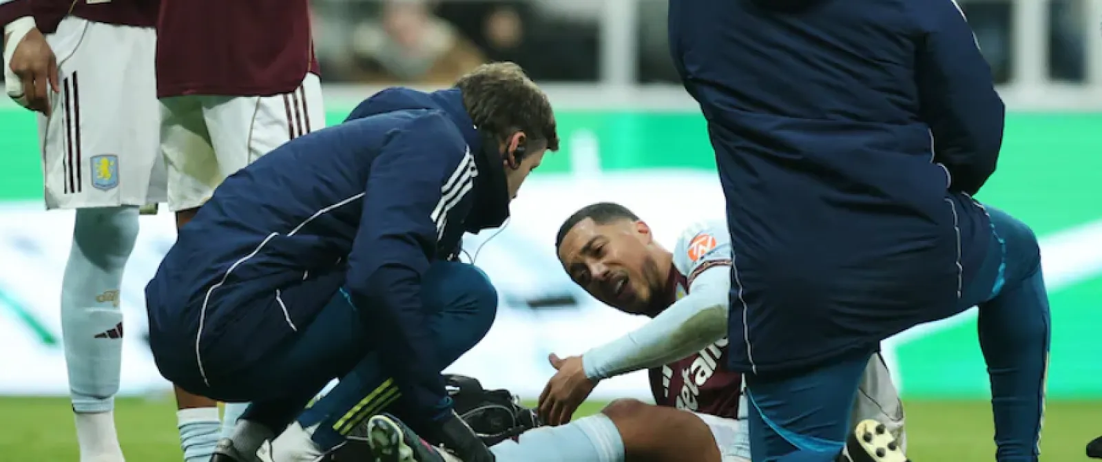 Aston Villa houdt zijn adem in: Youri Tielemans zwaar geblesseerd aan zijn enkel - Circus Daily
