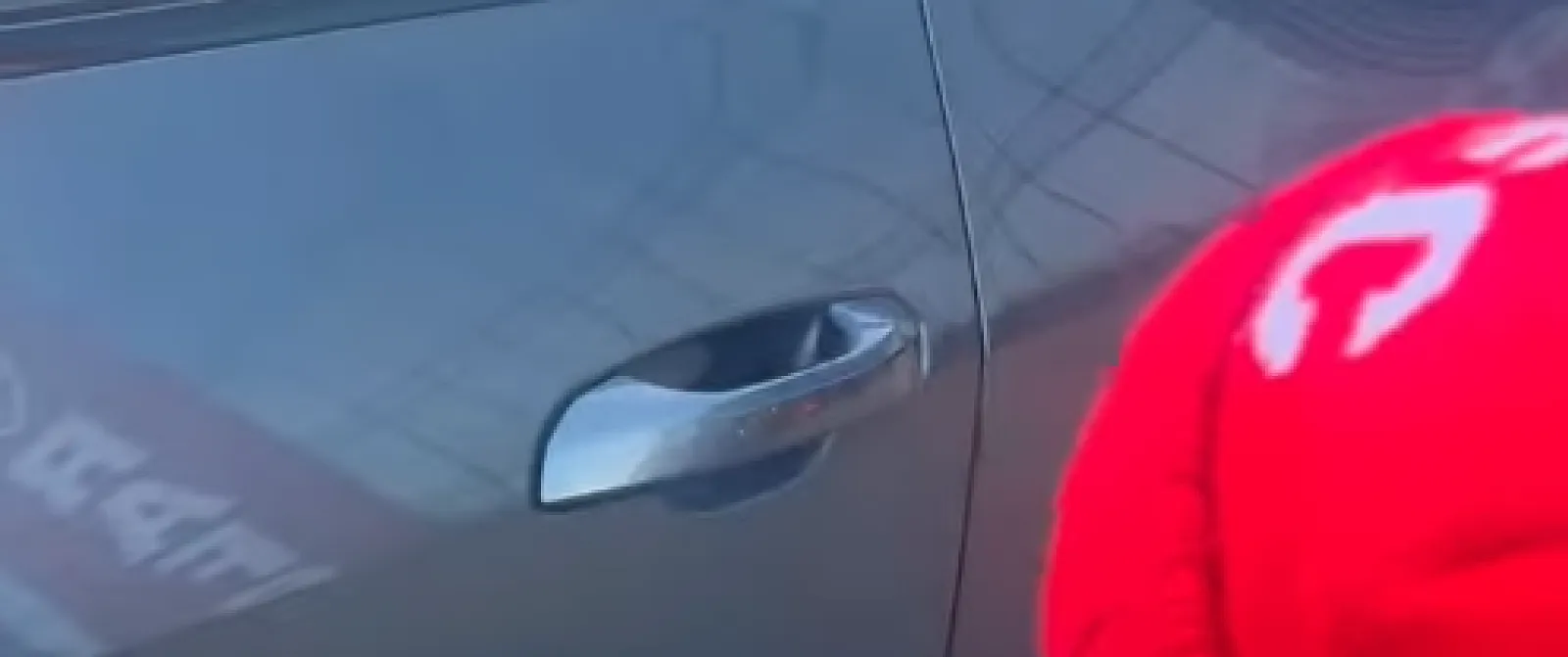 « Het lijkt alsof jullie niet voluit gaan »: een jong Antwerp-fan spreekt Vincent Janssen aan - Circus Daily