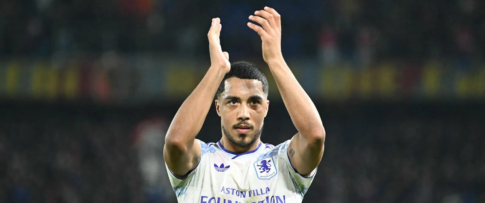 Het vonnis is zwaar voor Youri Tielemans: hij zal tussen de 6 en 8 weken uitgeschakeld zijn! - Belga