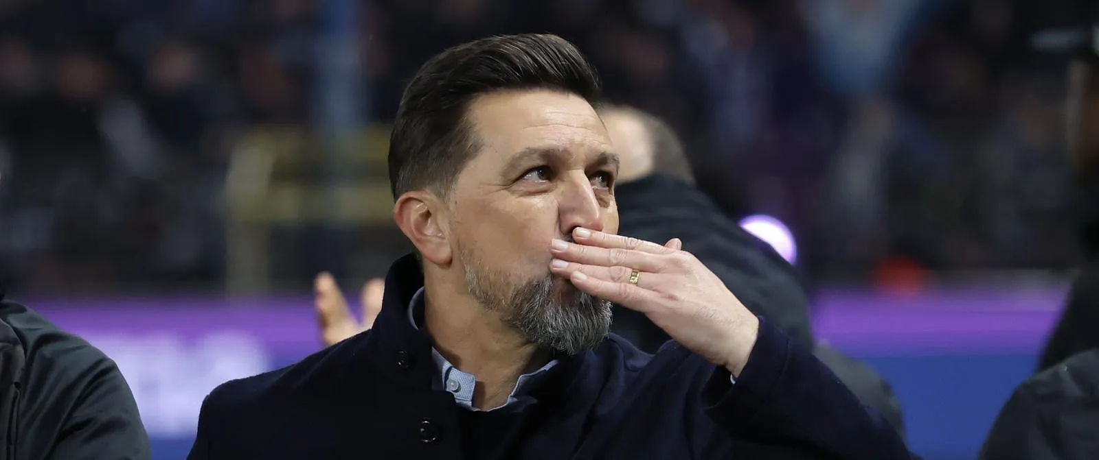 Nog nooit gewonnen op Sclessin, Hasi voelt de druk : « Ik speel elke week voor mijn job » - Circus Daily