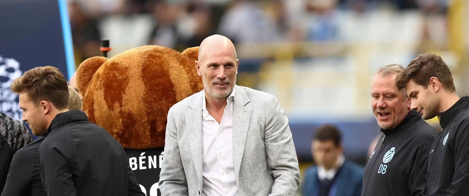 Na het verlaten van de degradatiezone droomt Philippe Clement groots met Norwich : « Als we met deze groep in de Premier League spelen, degraderen we niet » - Circus Daily