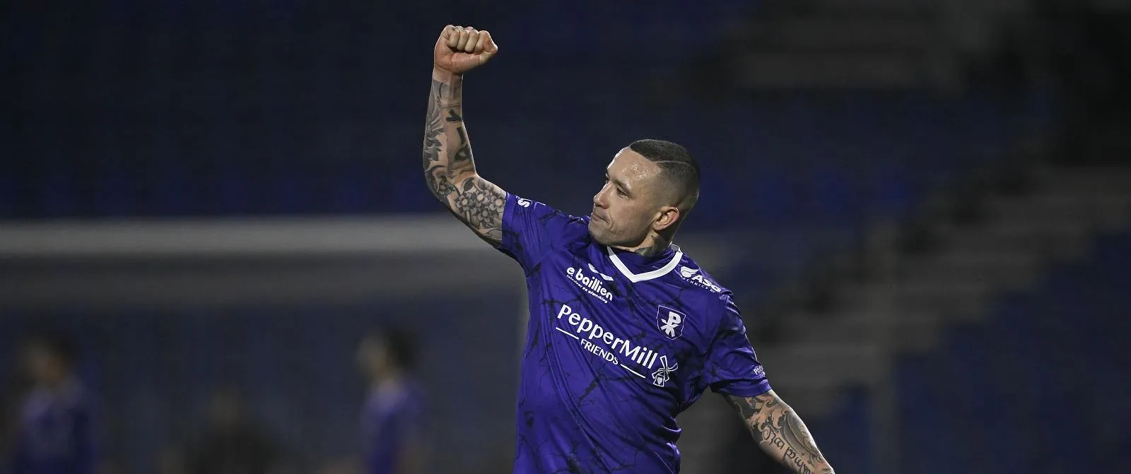 Radja Nainggolan heeft niets van zijn talent verloren en scoort een sublieme vrije trap - Circus Daily