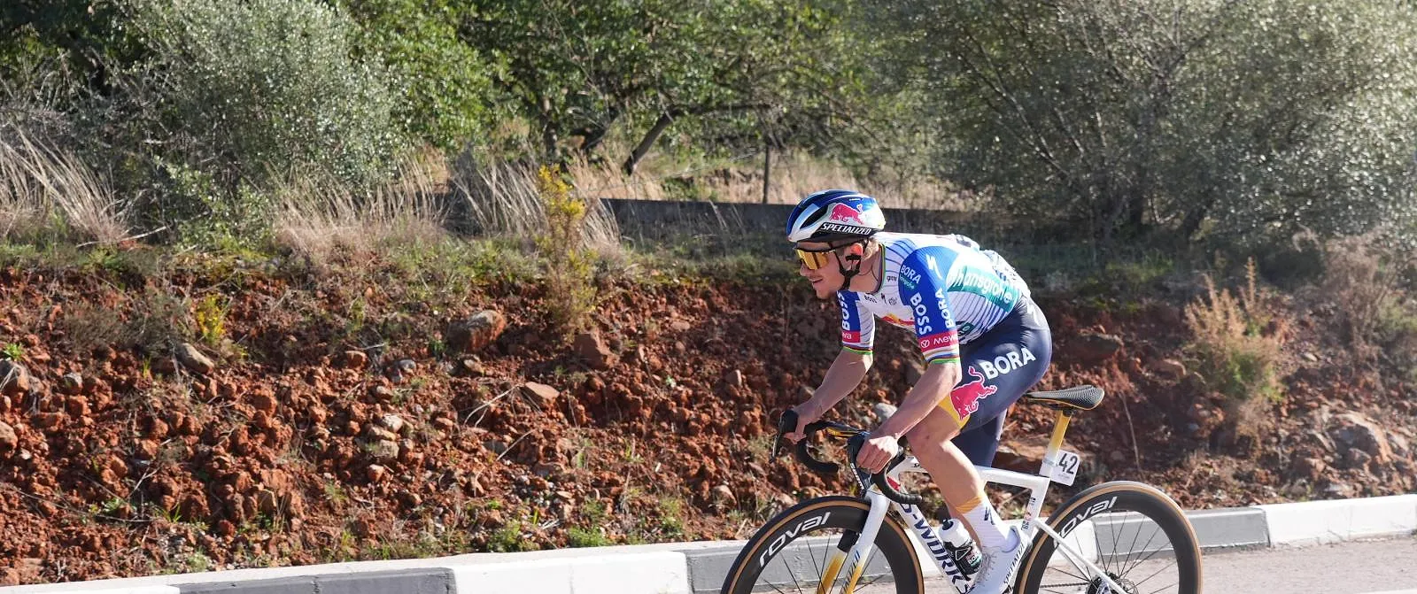 Ronde van Valencia: neemt Remco Evenepoel de leiding in de tijdrit? - Circus Daily