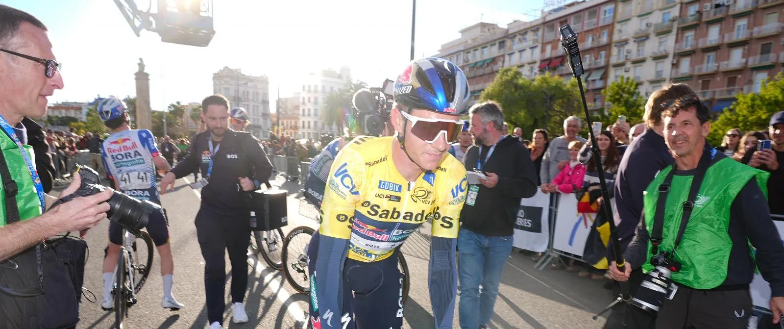 Remco Evenepoel kroont zich tot eindwinnaar van de Ronde van Valencia - Circus Daily