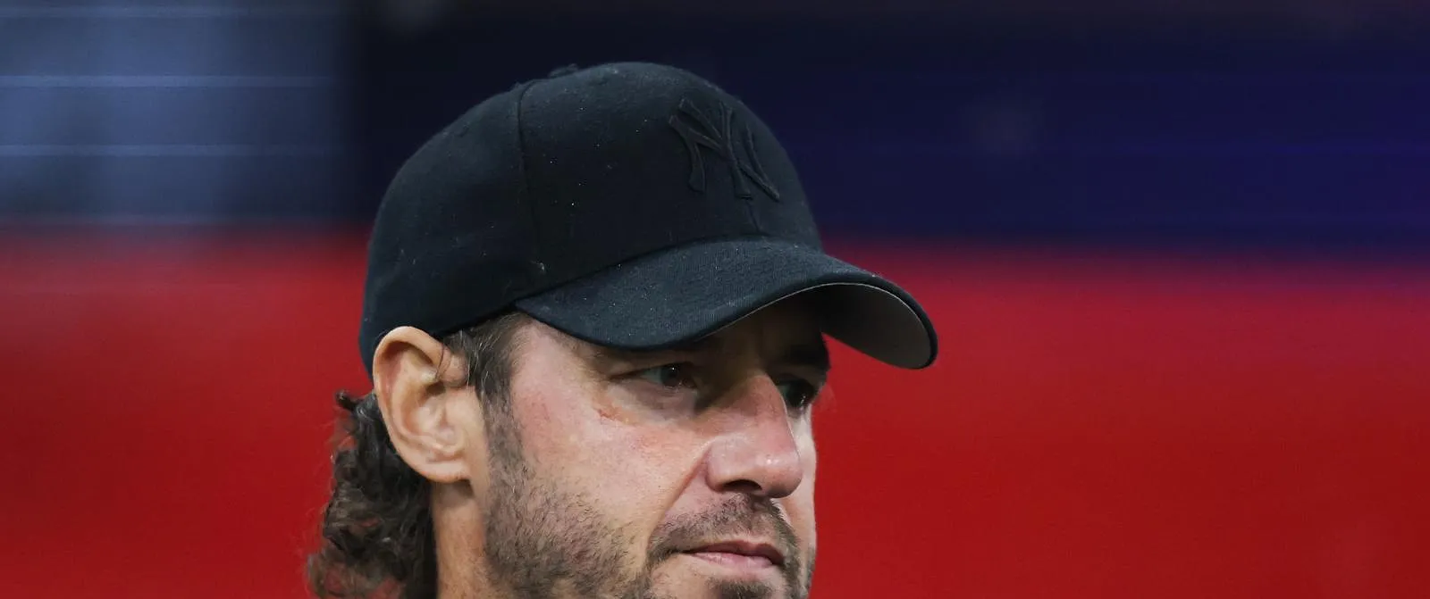 « Ze stonden achter Besnik Hasi… Maar om zich te verstoppen! » : Renard haalt uit naar spelers van Anderlecht - Circus Daily