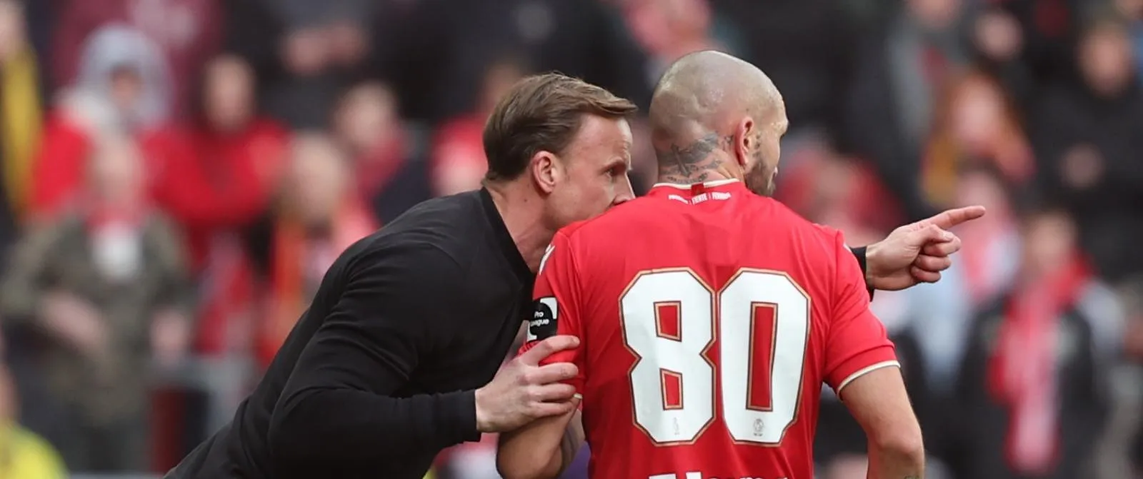 Standard: Teuma en Epolo zouden zondag tegen Antwerp kunnen spelen, El Hankouri meerdere weken out - Circus Daily