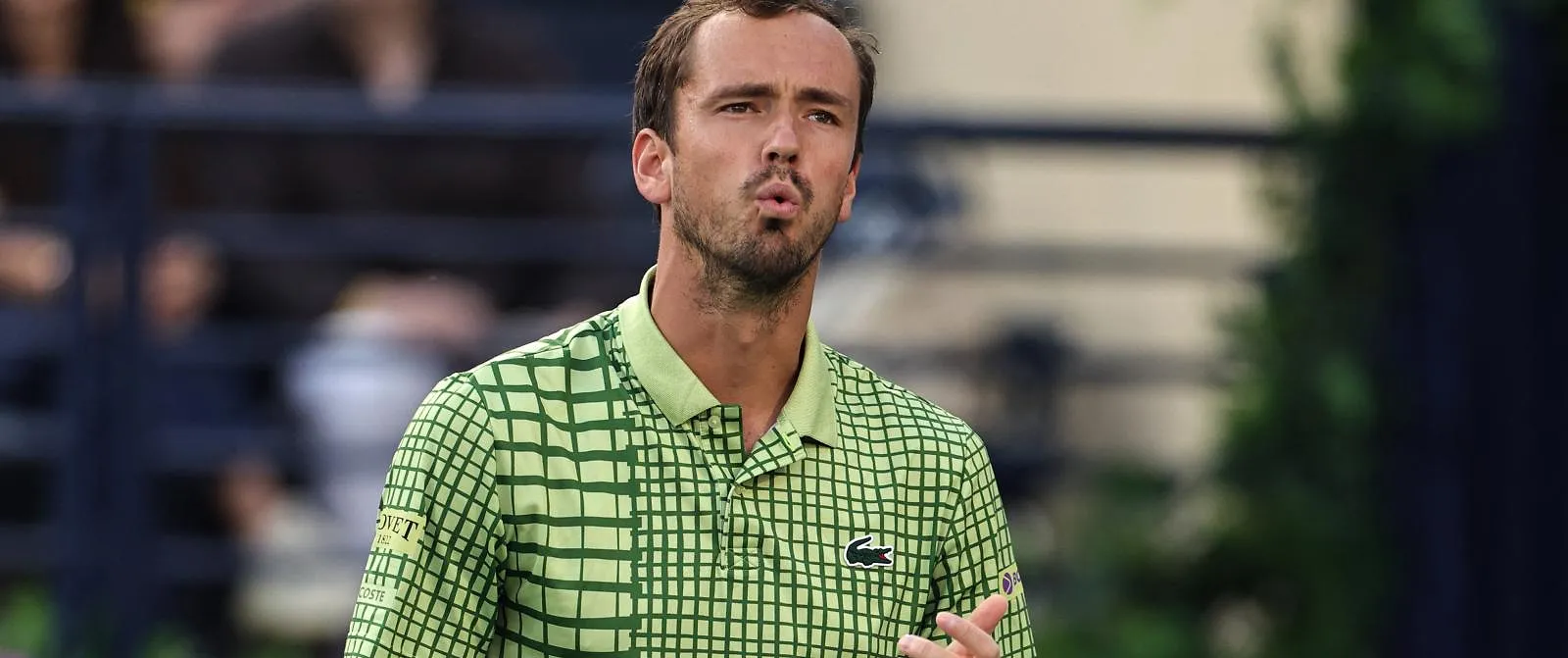 “Ik kan u zeggen dat alles goed gaat”: Daniil Medvedev zit vast in Dubai door het conflict in het Midden-Oosten - Circus Daily