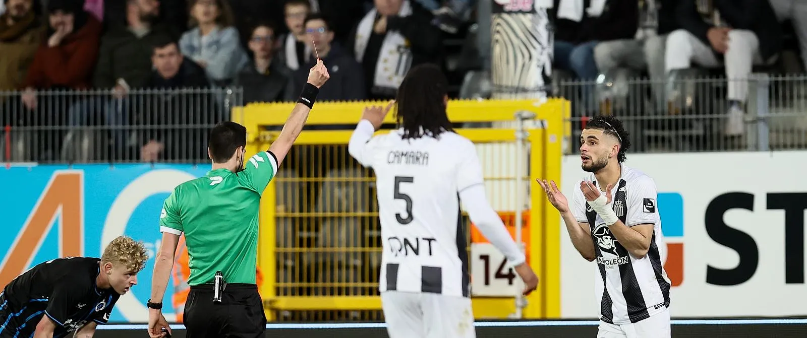 Bondsparket wil Van Den Kerkhof (Charleroi) vier matchen schorsen - Belga