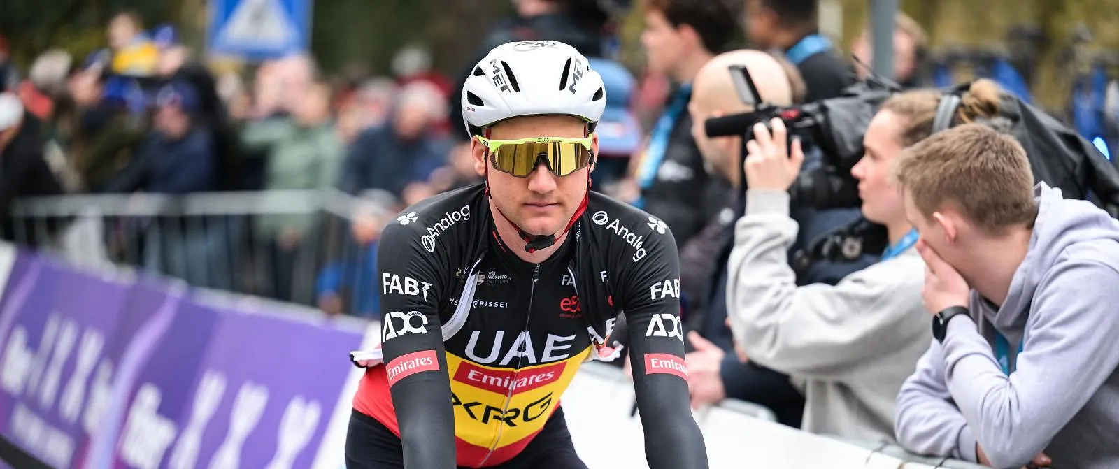 Tim Wellens geopereerd aan een sleutelbeenbreuk: « De klassiekers zijn voorbij nog voor ze begonnen zijn » - Circus Daily