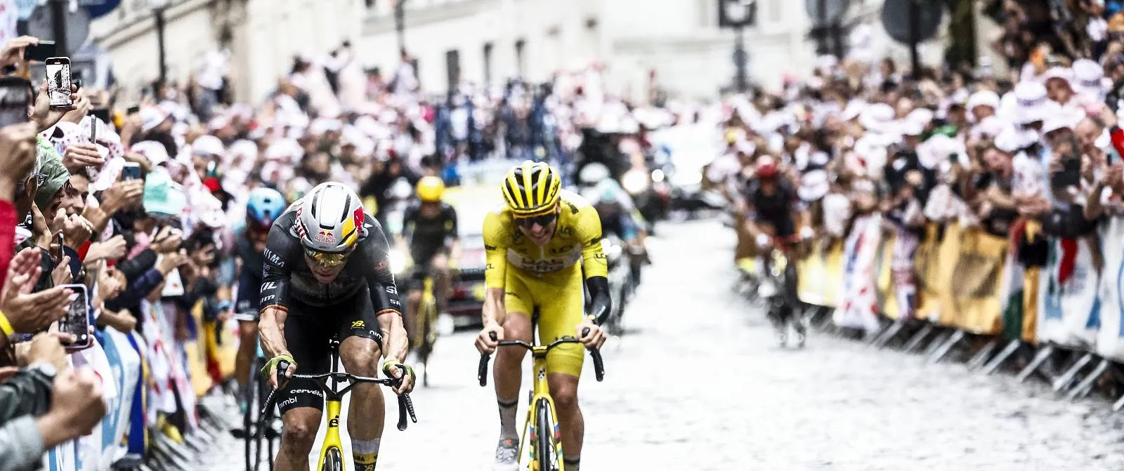 Van Aert blikt terug op zege op Montmartre: «Pogačar was niet op zijn allerbeste niveau» - Circus Daily