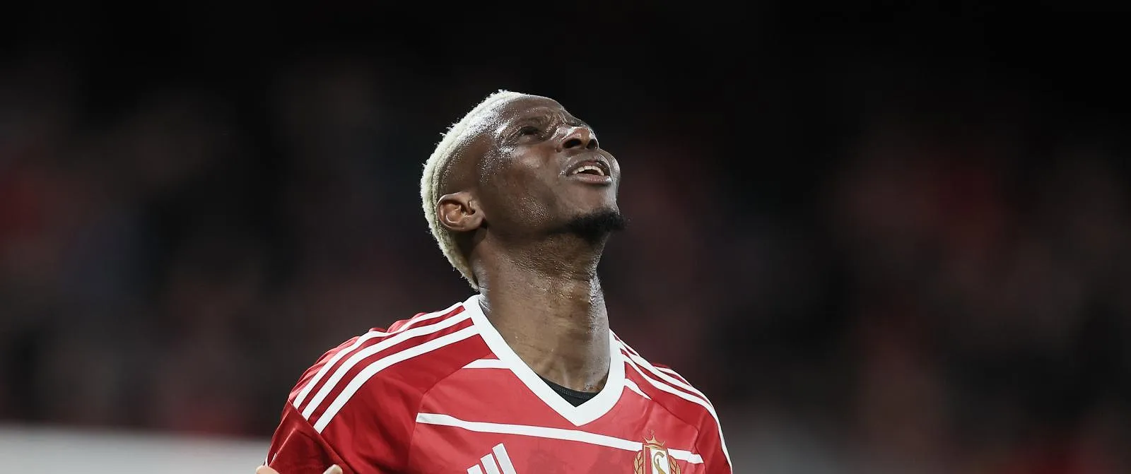 Moussa Djenepo stelt gerust: ex-Standard-speler veilig vertrokken uit Iran - Circus Daily