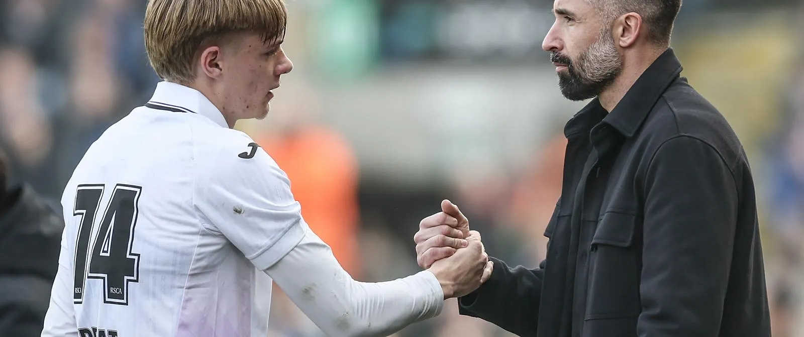 “Mag je naar de Verenigde Staten reizen zonder je ouders?”: Jérémy Taravel plaagt Nathan De Cat na zijn eerste selectie bij de Rode Duivels - Circus Daily