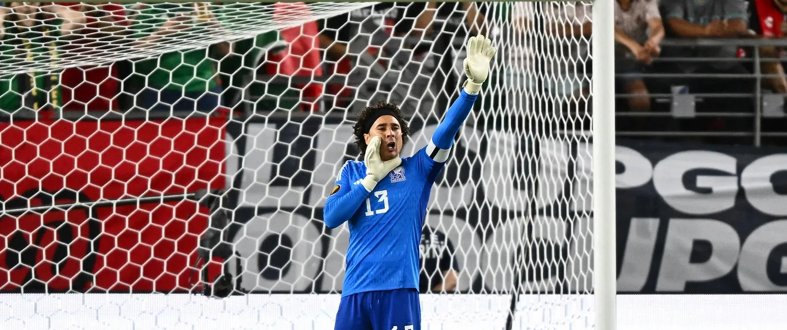 Mexicaanse eerste doelman raakt geblesseerd, Ochoa op weg naar zijn zesde WK op 40-jarige leeftijd? - Circus Daily