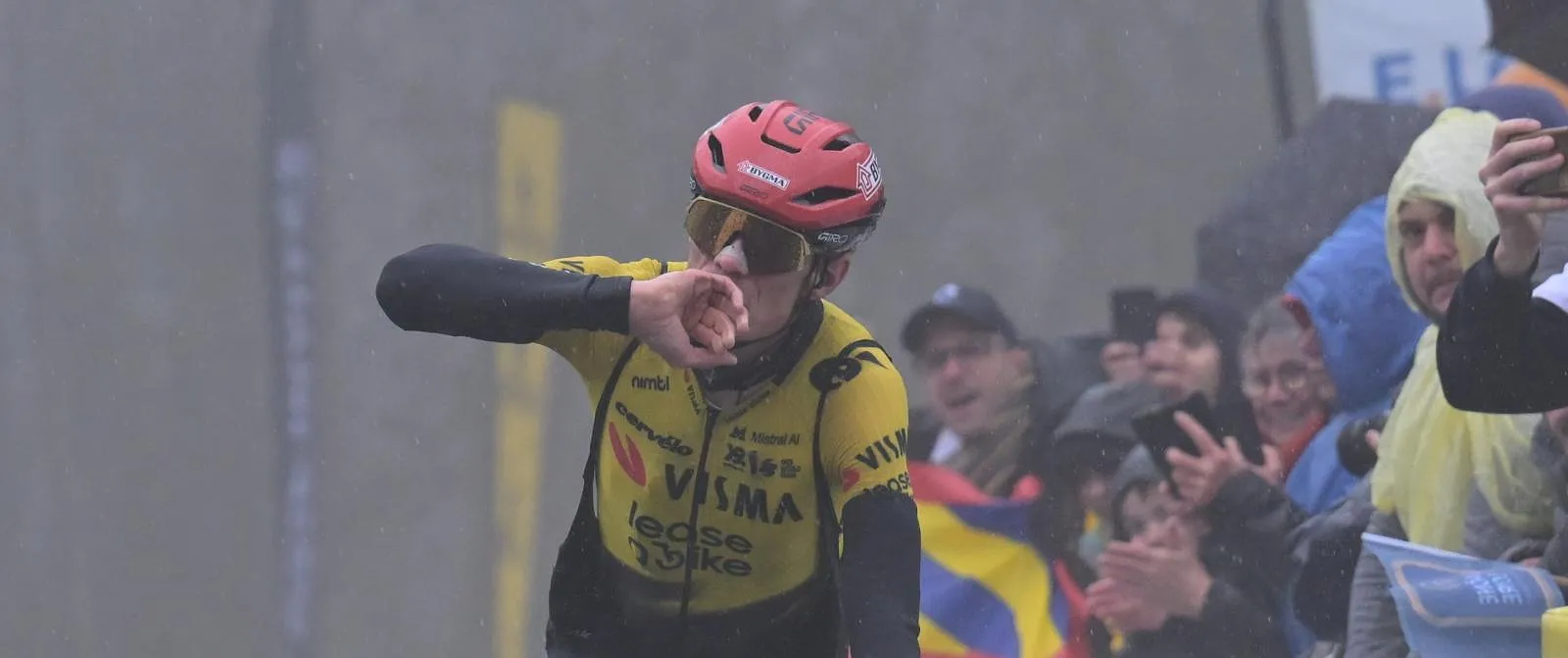 Jonas Vingegaard grijpt de gele trui in Parijs-Nice! - Circus Daily