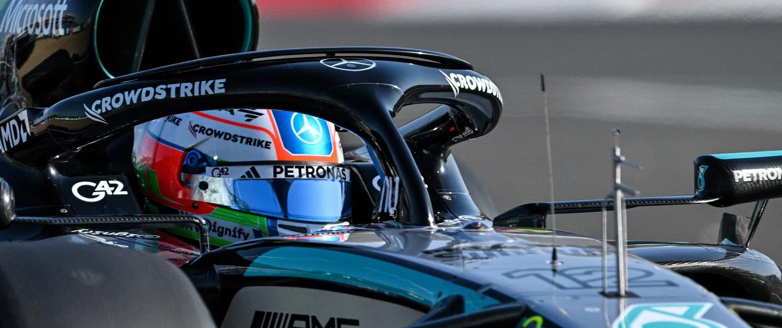 F1: Kimi Antonelli wint Grand Prix van China voor teamgenoot George Russell - Circus Daily