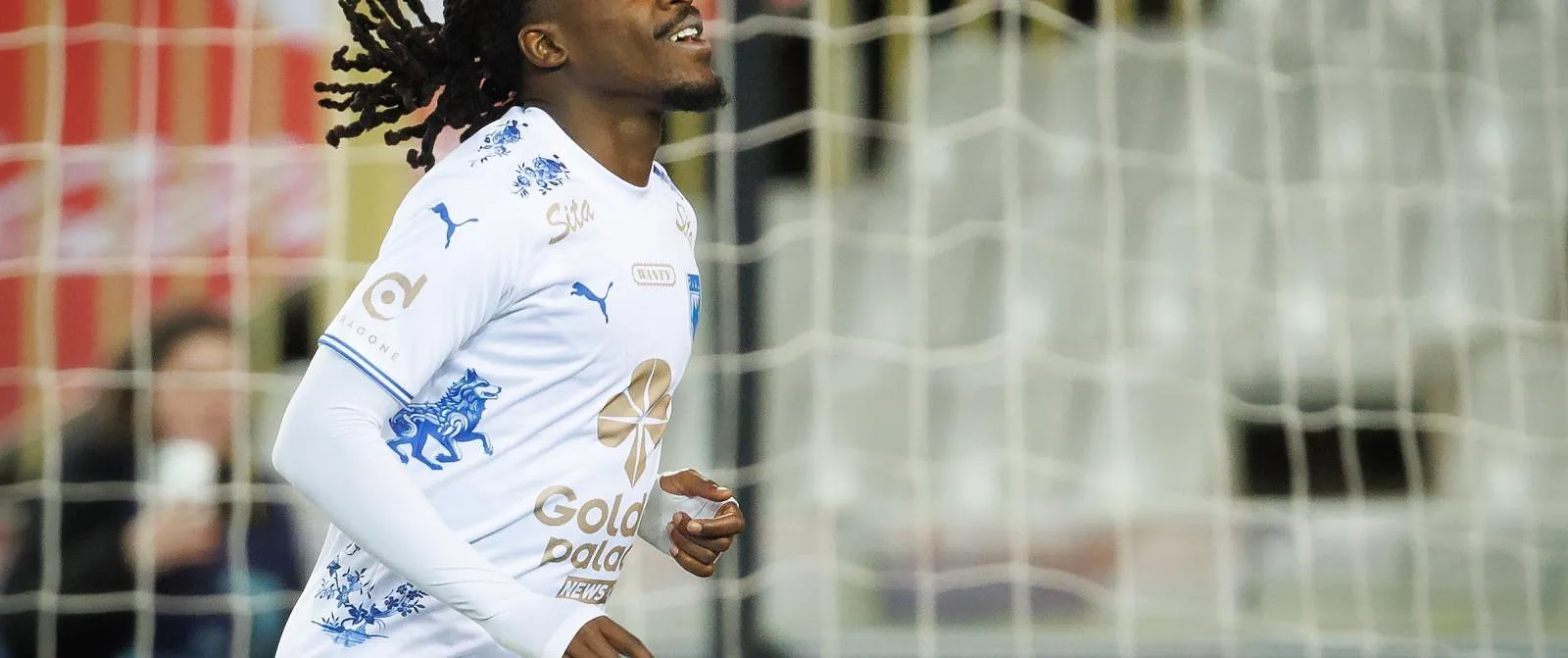 La Louvière wint bij Cercle (1-3) en kan de degradatie-play-offs nog ontlopen - Belga