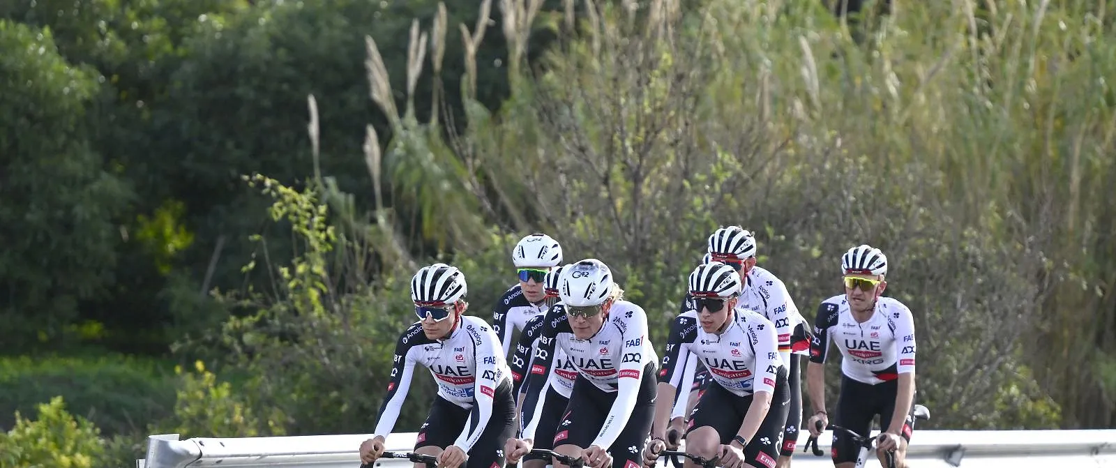 Door blessures geteisterd: UAE Team Emirates zou zich uit meerdere koersen kunnen terugtrekken - Circus Daily