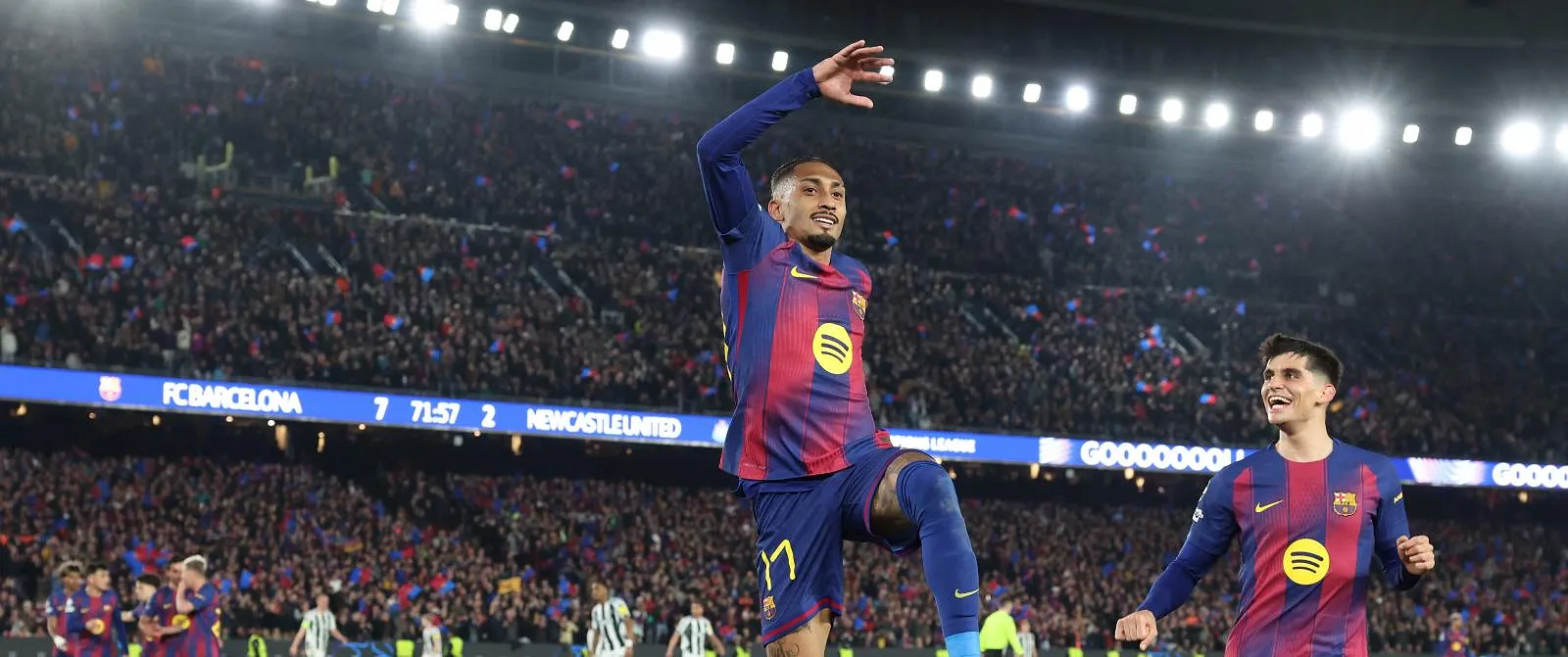 Barcelona vernedert Newcastle na rust en stoot door naar kwartfinales - Belga