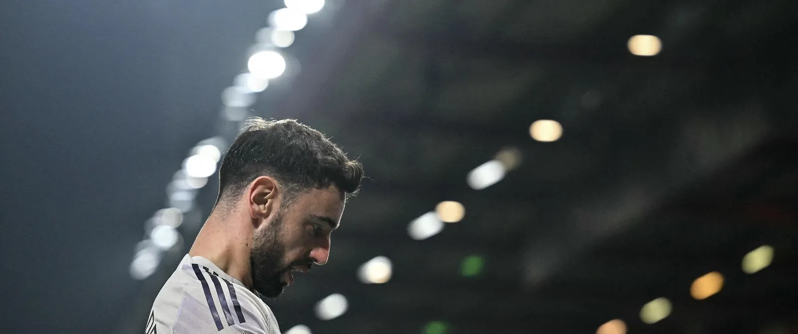 “Ik begrijp niet waarom de VAR niets doet”: Bruno Fernandes klaagt na het gelijkspel van Manchester United op Bournemouth (2-2) - Circus Daily