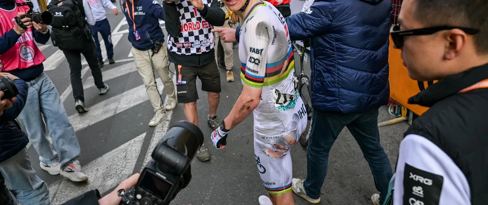 Pieken boven 50 km/u op de Cipressa: de waanzinnige cijfers achter Pogacars zege in Milaan-Sanremo