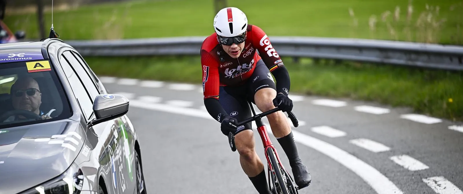 Nieuwe tegenslag voor Arnaud De Lie : gelost op 90 km van de finish, geeft op in Dwars door Vlaanderen - Circus Daily