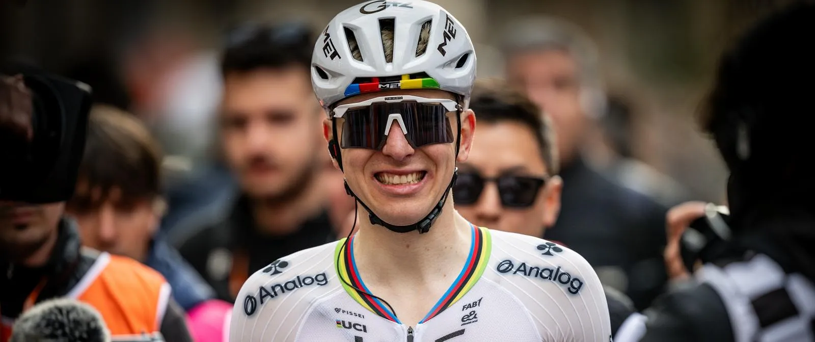 “Ik was een beetje verrast”: Tadej Pogačar reageert op de verrassende aanwezigheid van Remco in de Ronde van Vlaanderen - Circus Daily