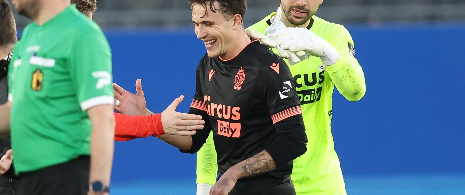 « Heel blij met deze mooie overwinning en mijn dubbele » en « Belangrijk dat we de negatieve reeks hebben doorbroken »: reacties bij Standard na zege in Leuven (1-3) - Circus Daily