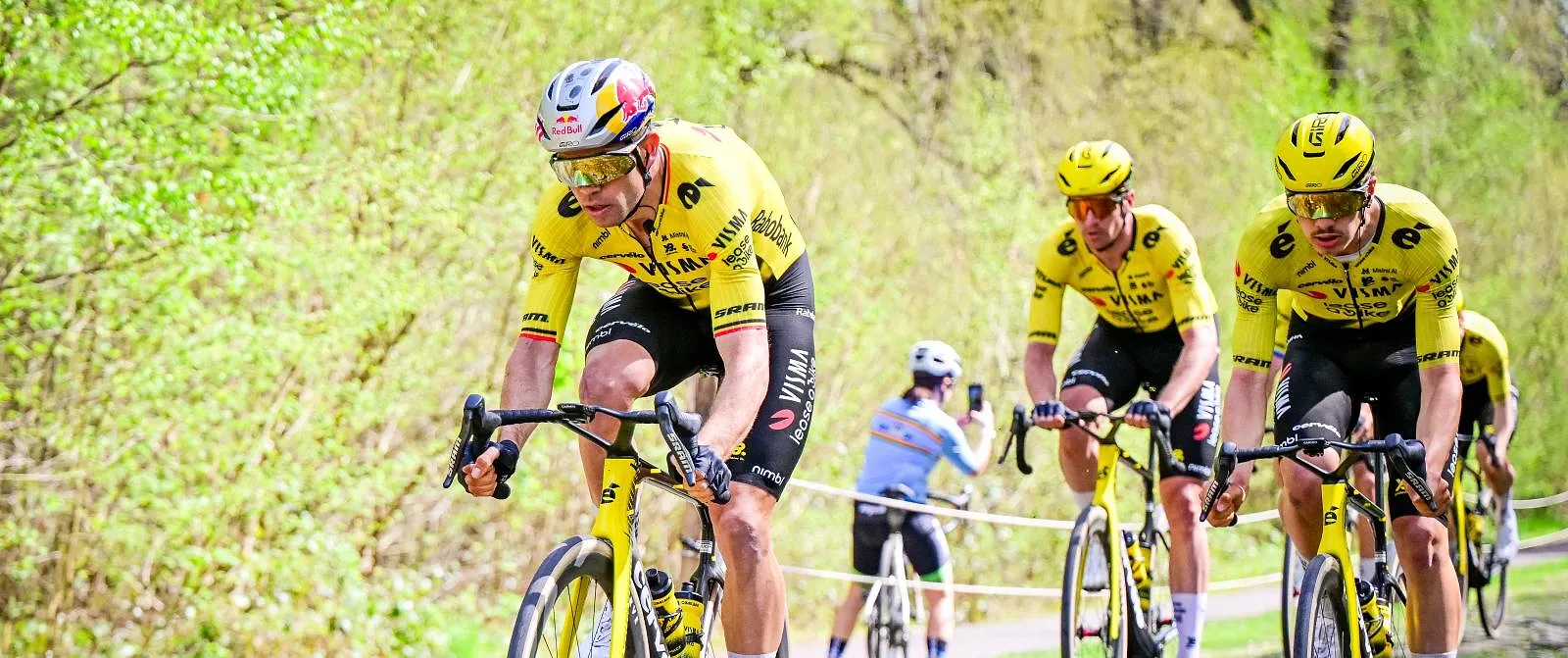 Dit is de ploeg die Wout van Aert zal flankeren in Parijs-Roubaix! - Circus Daily