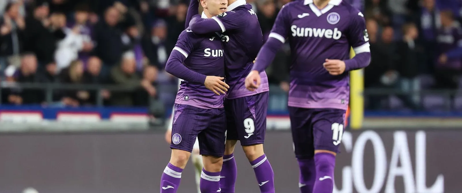 In een waanzinnig slot wint Anderlecht van Gent (3-1)! - Belga