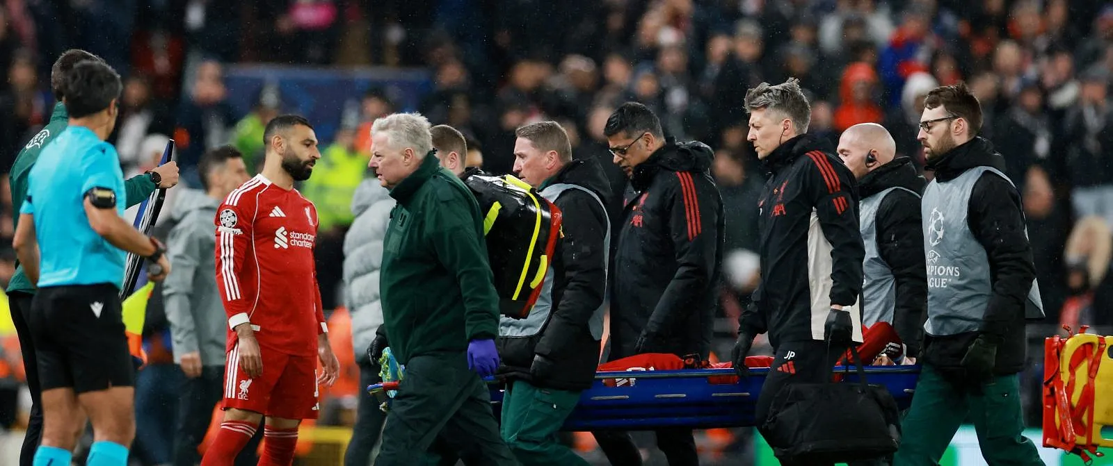 Vreselijke beelden voor Hugo Ekitike: WK 2026 lijkt ver weg na zware blessure - Circus Daily