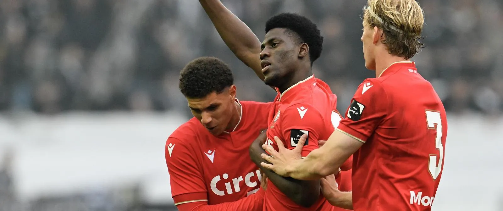 Standard wint Waalse derby in extremis (1-2)! - Belga