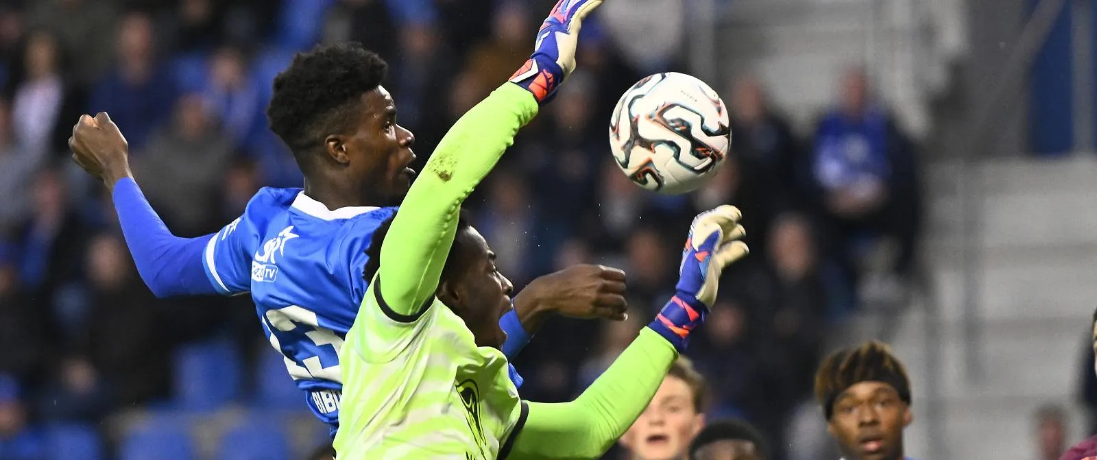 Pro League: Genk sleept gelijkspel uit de brand tegen Charleroi, Nacho Ferri schenkt Westerlo de zege tegen Leuven - Circus Daily