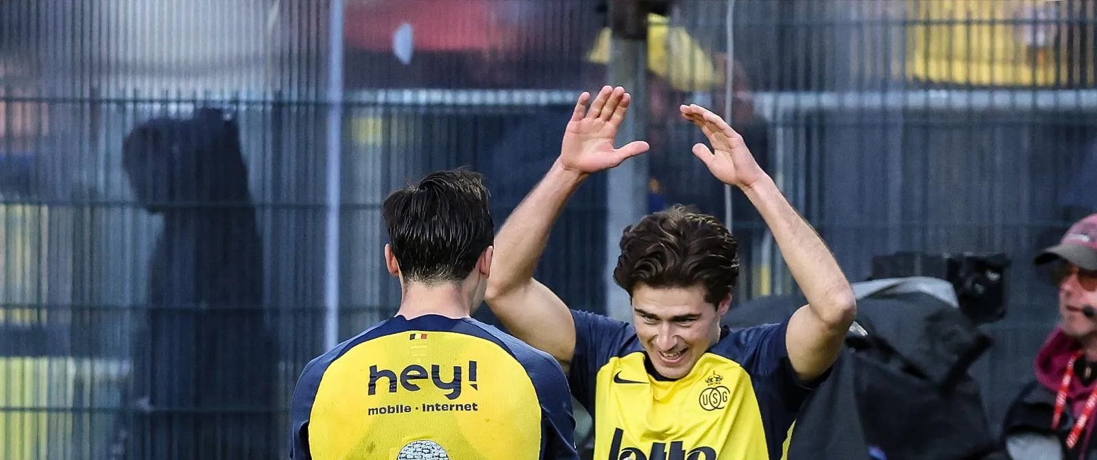 Nieuwe kledingsponsor voor Union Saint-Gilloise, die ook amateurclubs in het nieuw gaat steken - Circus Daily