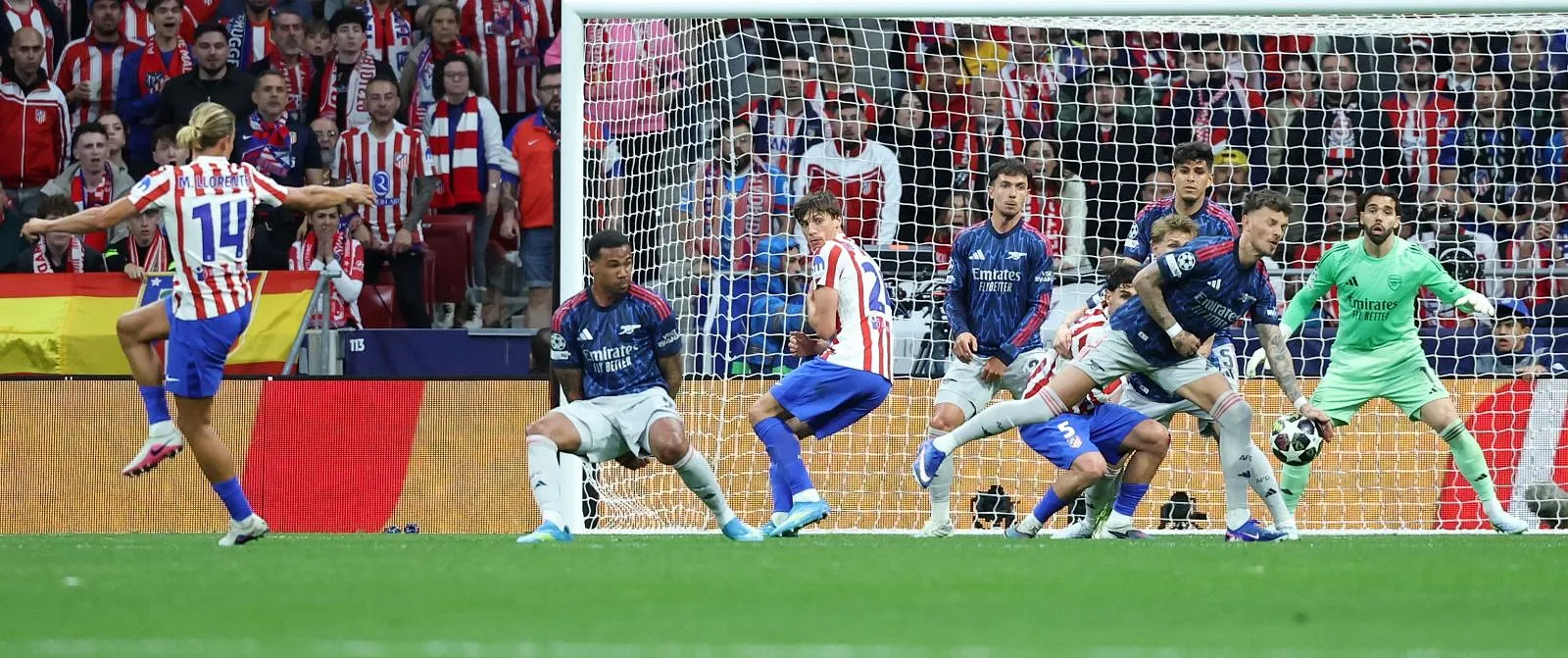 Ben White loopt over logo van Atlético: kamp-Simeone reageert furieus (video) - Circus Daily