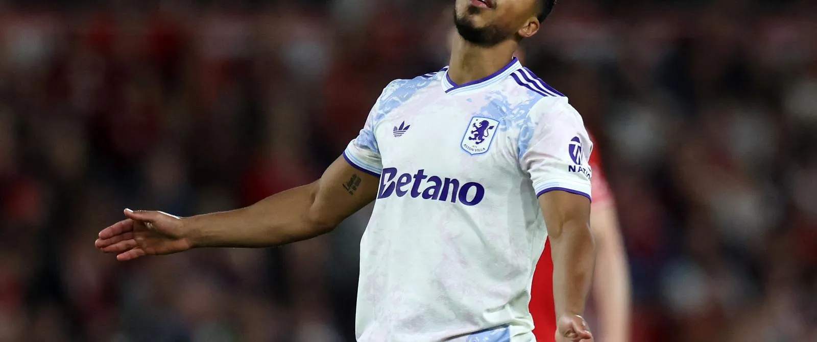 Nottingham Forest verslaat Aston Villa (1-0) in de heenwedstrijd van de halve finale van de Europa League; Tielemans en Onana kennen lastige avond - Belga