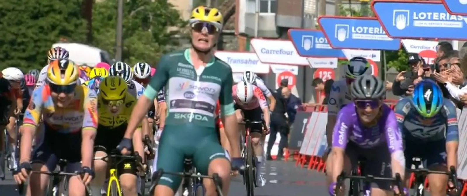Vuelta a España Femenina: Lotte Kopecky wint de 4e etappe en pakt de rode leiderstrui - Belga