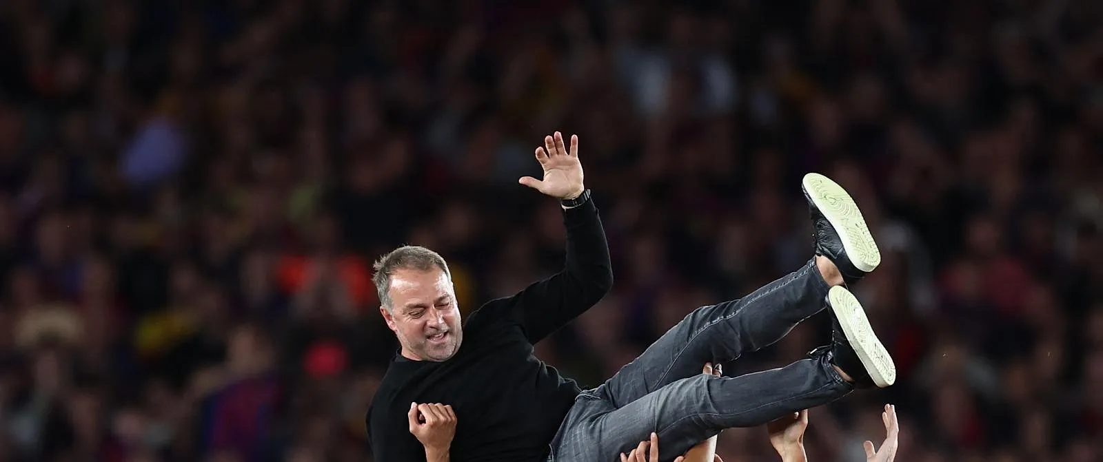 « Hun reactie was ongelooflijk, ik zal dit moment nooit vergeten » : Hansi Flick ontroerd door steun van spelers na overlijden van zijn vader - Circus Daily