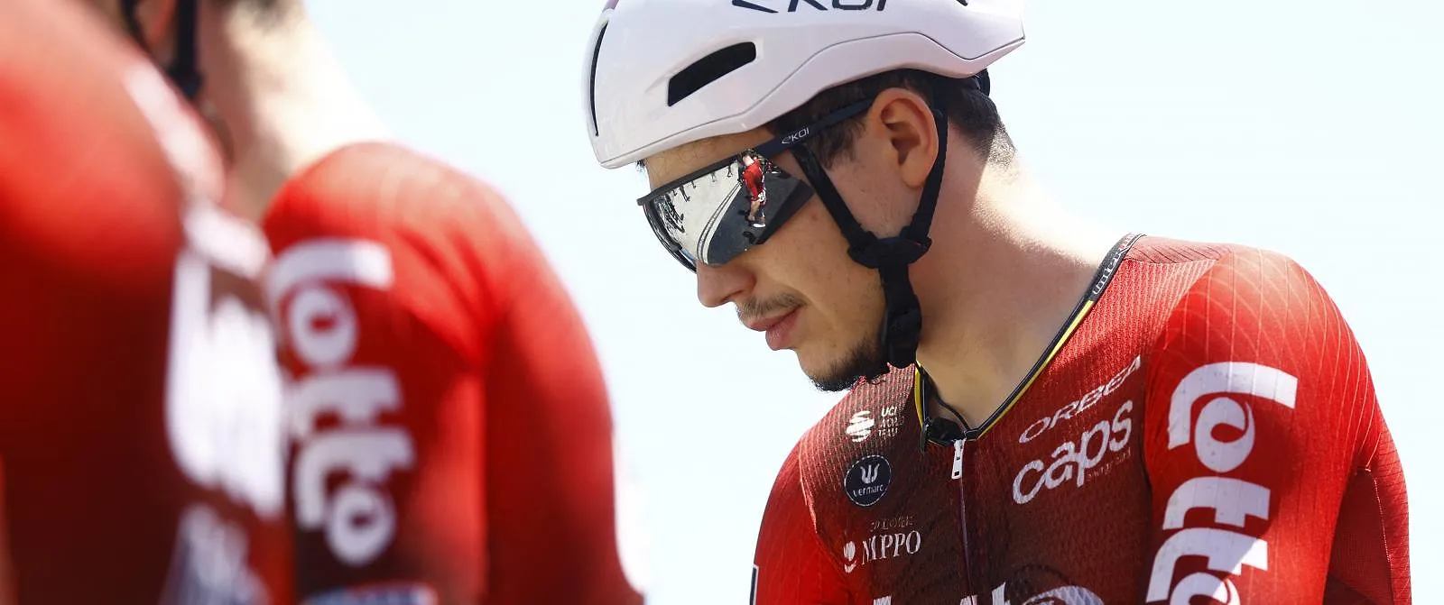 Arnaud De Lie geeft er de brui aan in de Giro tijdens de vierde etappe! - Circus Daily