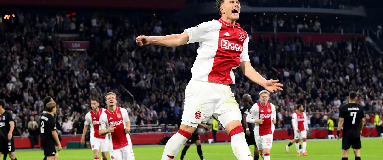 Na zijn sensationele seizoen is Mika Godts genomineerd voor de titel van Speler van het Jaar in de Eredivisie - Belga