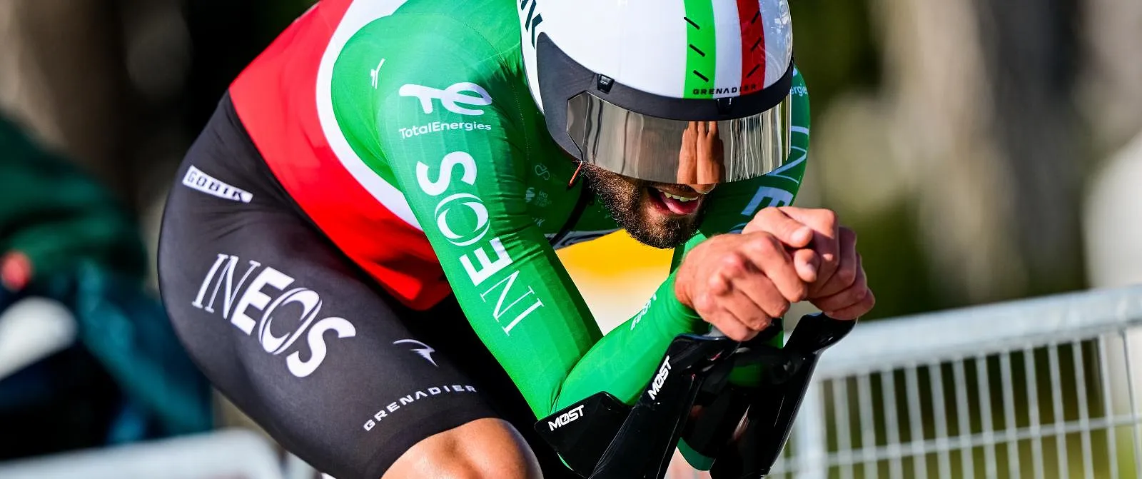 Filippo Ganna overklast concurrentie in Giro-tijdrit, Vingegaard nadert roze trui ondanks baaldag - Circus Daily