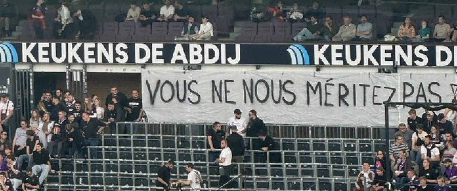 Anderlecht-supporters besluiten… te gaan kicker spelen in het stadion ! - Circus Daily