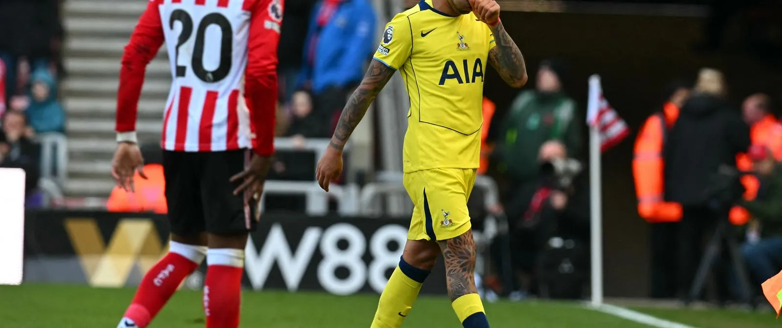 “Verkoop hem deze zomer” : afwezigheid van Cristian Romero voor cruciale wedstrijd van Tottenham valt slecht bij supporters - Circus Daily