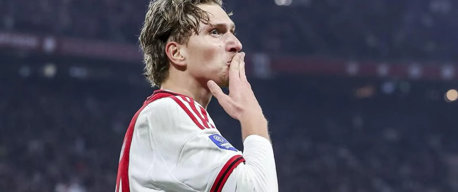 AFC Ajax van Mika Godts haalt het na strafschoppen van FC Utrecht en plaatst zich voor de UEFA Europa Conference League - Belga
