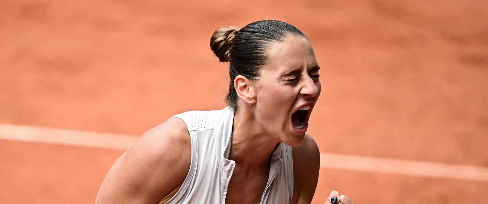 Viervoudig winnares Iga Swiatek sneuvelt al in achtste finales tegen Marta Kostjuk - Circus Daily